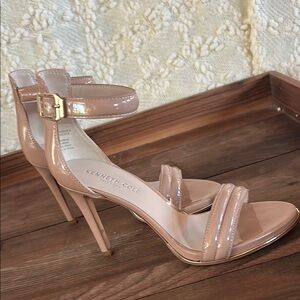 Kenneth Cole Cream Heels Elegant Stiletto Sandals